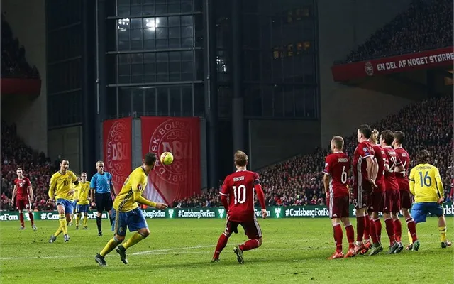 Khoảnh khắc tỏa sáng của Ibrahimovic