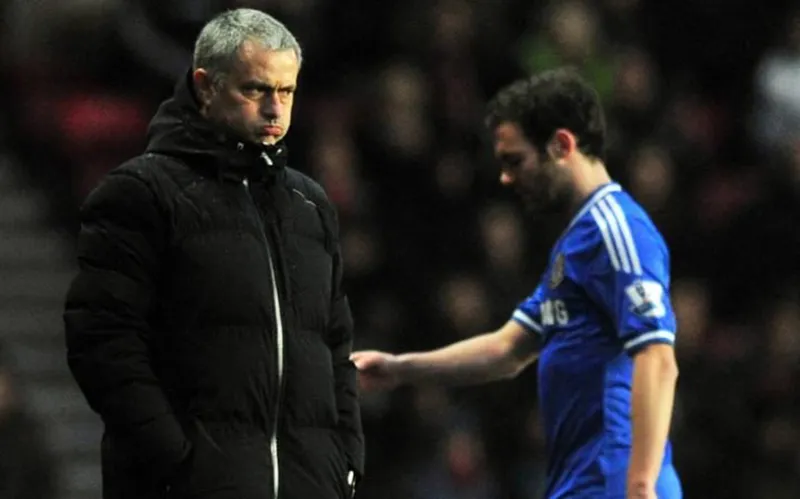 Cuộc trò chuyện giữa Mata và Mourinho